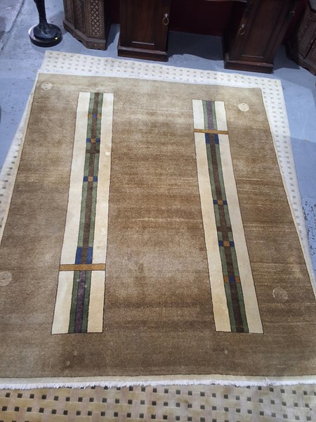 Lot 145 - RUG