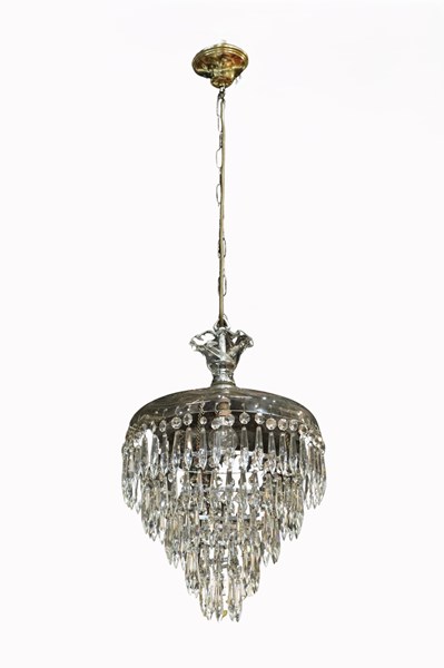 Lot 41 - CHANDELIER