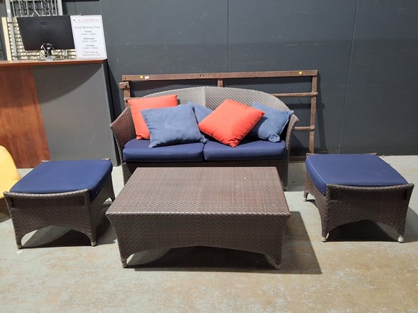Lot 387 - PATIO SETTING