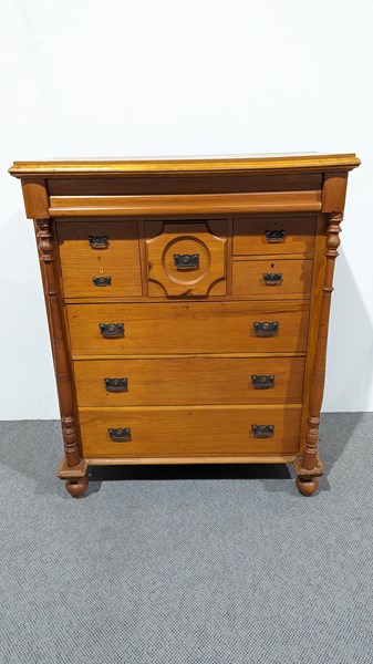 Lot 102 - CHEST OF DRAWERS