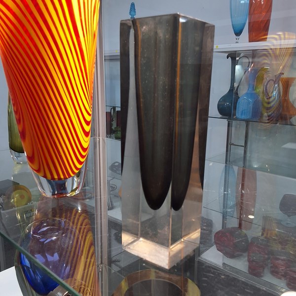 Lot 1262 - VASE