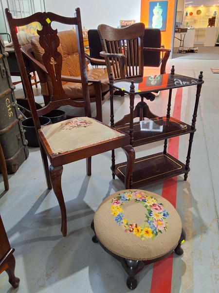 Lot 12 - FURNITURE LOT