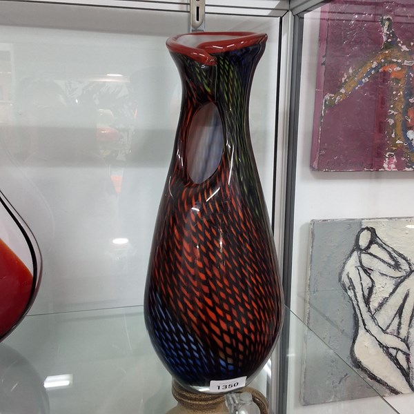 Lot 1395 - VASE