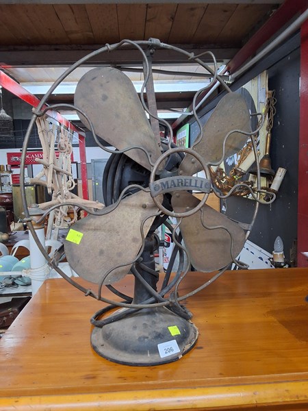 Lot 235 - DESK FAN