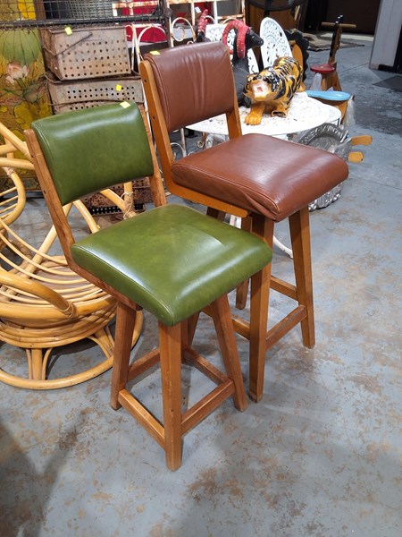 Lot 8 - BARSTOOLS