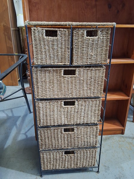 Lot 286 - TALL BOY