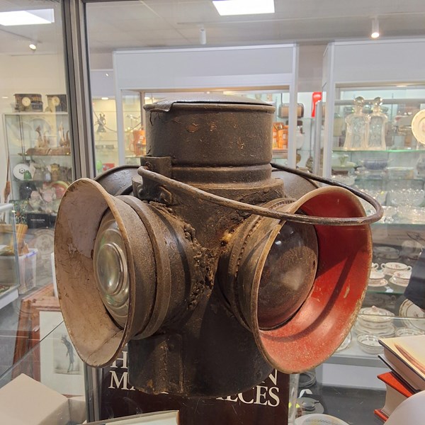 Lot 1204 - RAIL LAMP