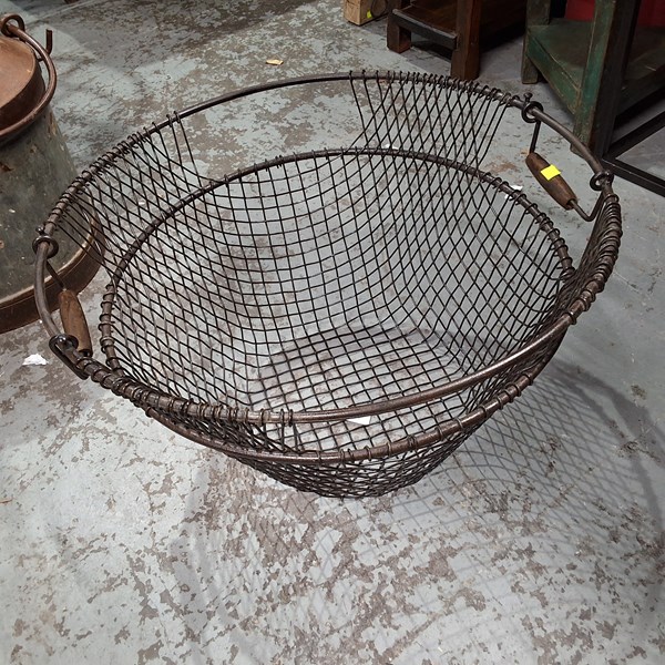 Lot 75 - WOOL BASKET