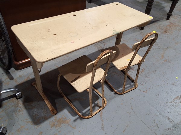Lot 208 - SCHOOL DESK