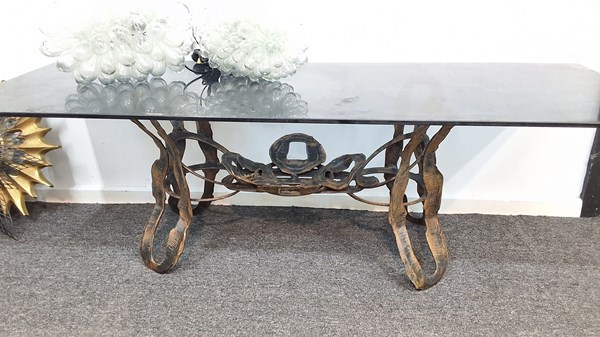 Lot 1523 - COFFEE TABLE