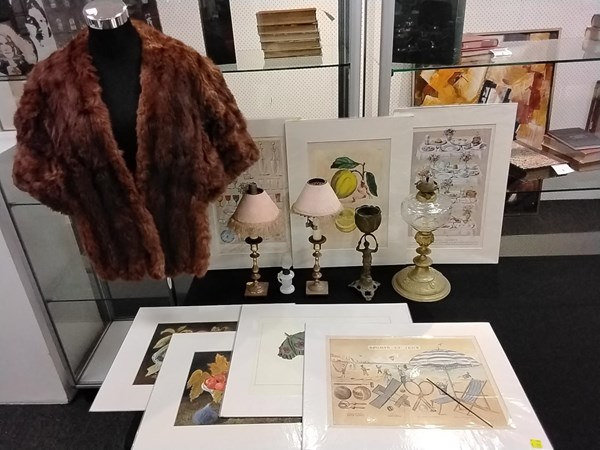 Lot 1229 - DECOR LOT