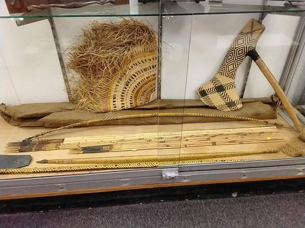 Lot 1189 - COLLECTION OF PNG ARTIFACTS