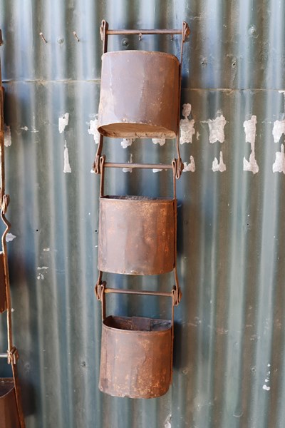 Lot 54 - PLANTER
