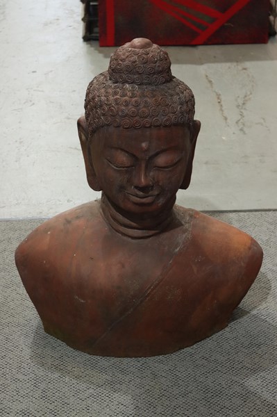 Lot 302 - GARDEN ORNAMENT