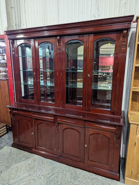 Lot 175 - DISPLAY CABINET