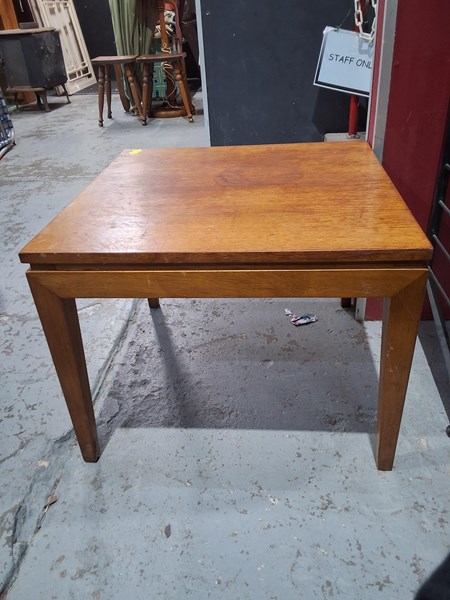 Lot 41 - LAMP TABLE