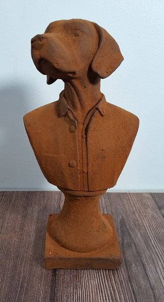 Lot 515 - REGAL HOUND