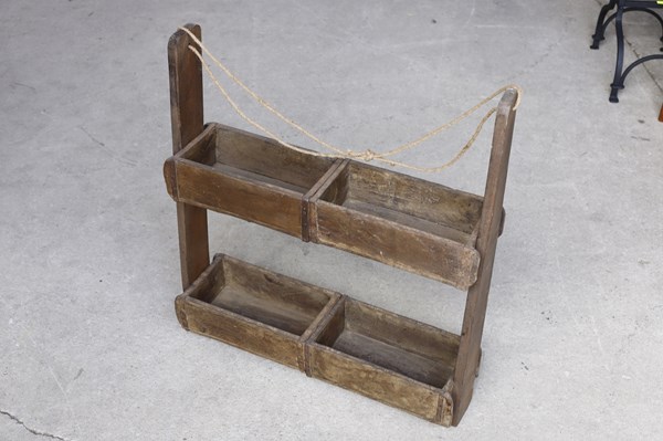 Lot 252 - PLANTER