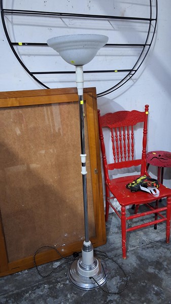 Lot 391 - STANDARD LAMP