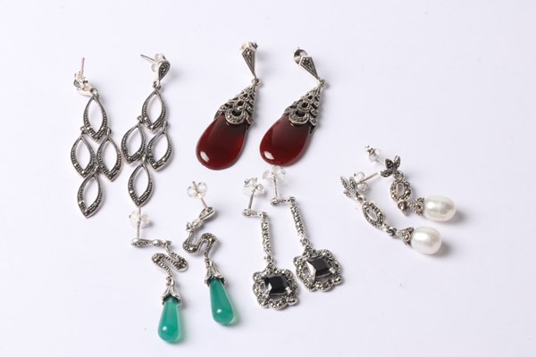 Lot 1038 - EARRINGS