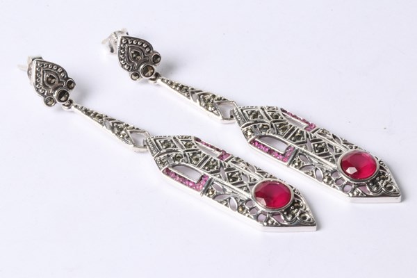 Lot 1024 - EARRINGS