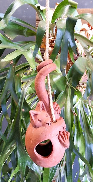 Lot 50 - BIRD FEEDER