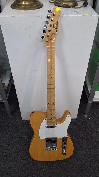 Lot 1197 - ELECTRIC GUITAR