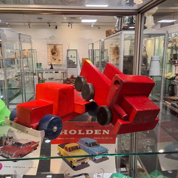 Lot 1453 - TOY TRUCKS