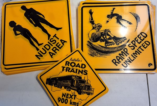 Lot 1498 - SIGNS