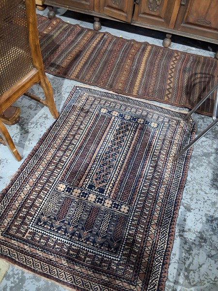 Lot 24 - RUGS
