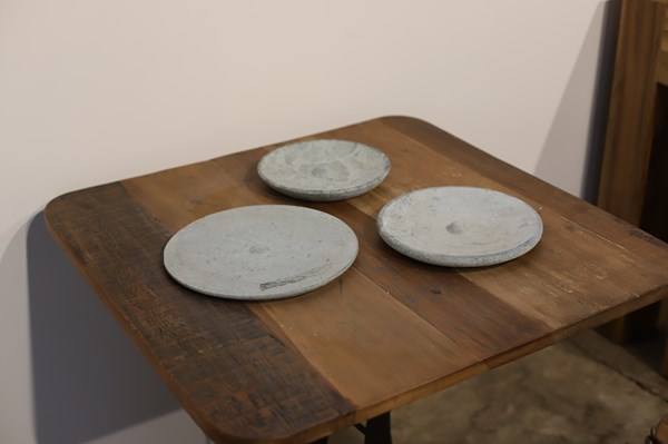 Lot 102 - MARBLE PLATES