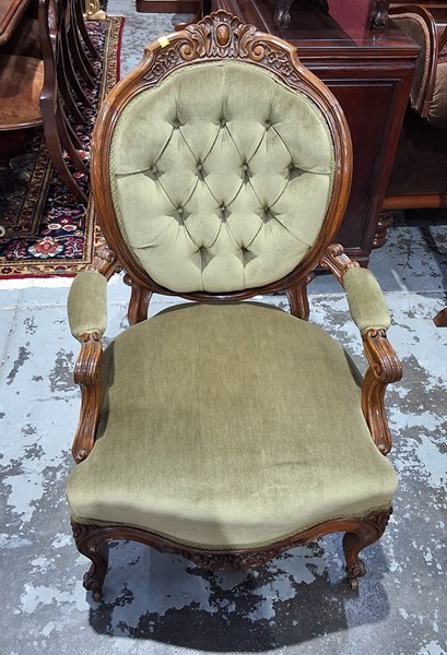 Lot 19 - GRANDFATHER CHAIR
