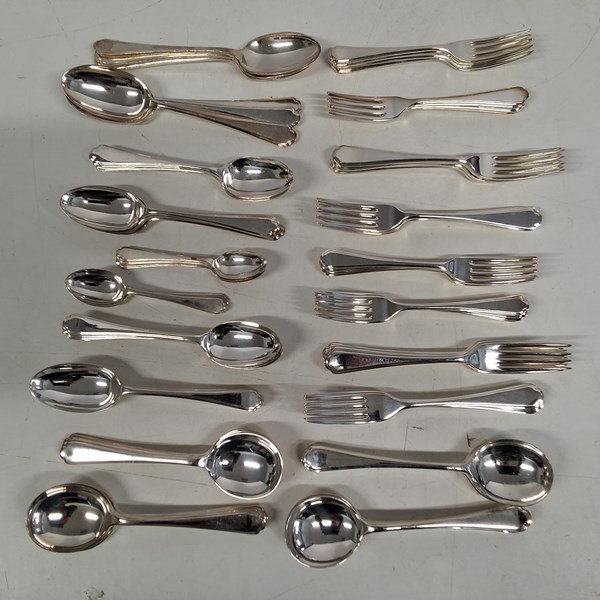 Lot 1270 - CUTLERY SET