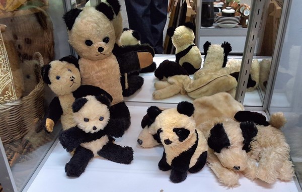 Lot 1434 - SOFT TOYS
