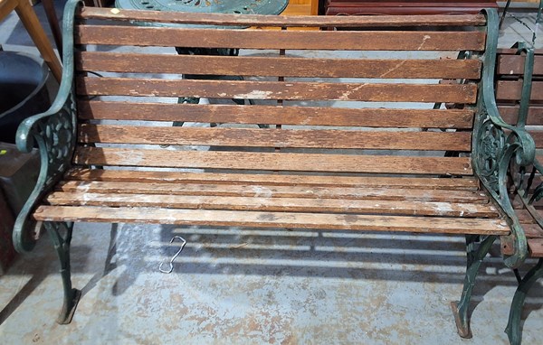 Lot 425 - GARDEN BENCH
