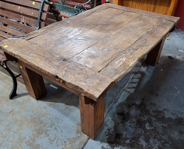 Lot 427 - LOWLINE TABLE