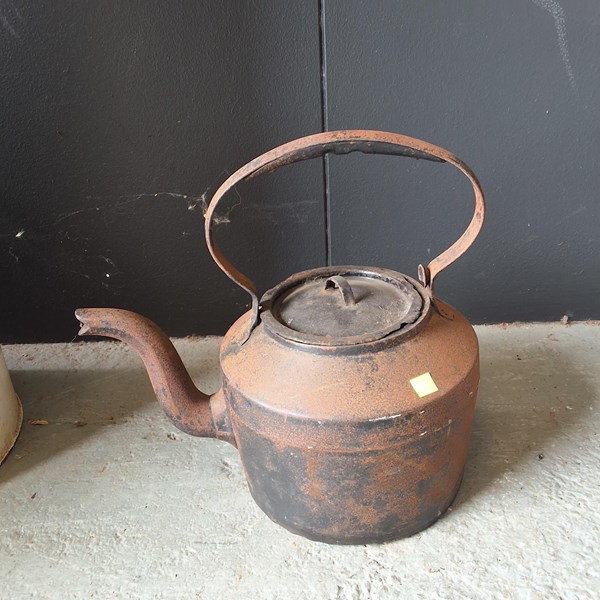 Lot 186 - CAST IRON KETTLE
