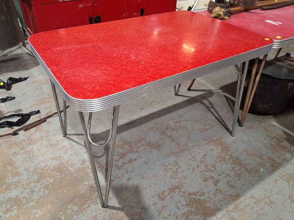 Lot 309 - DINING TABLE