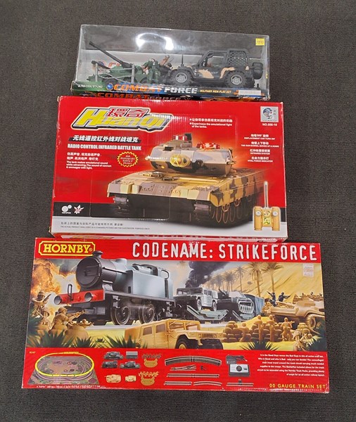 Lot 1487 - MILITARY TOY KITS