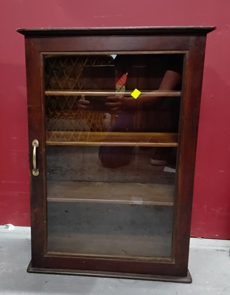 Lot 46 - SHOP DISPLAY CABINET