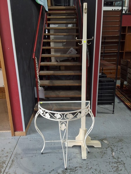 Lot 293 - TABLE AND COAT RACK
