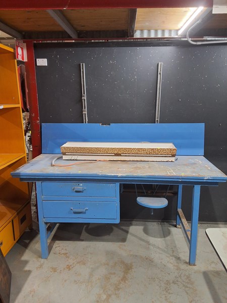 Lot 192 - WORK BENCH
