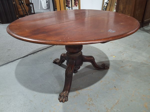 Lot 123 - CEDAR DINING TABLE