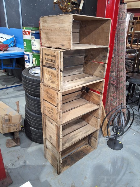 Lot 173 - TIMBER CRATE SHELF