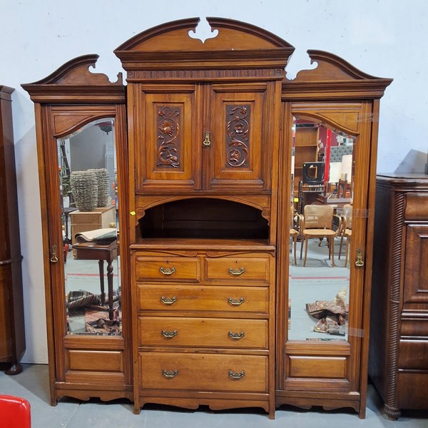 Lot 333 - BLACKWOOD WARDOBE