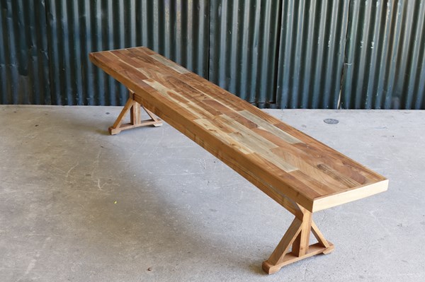 Lot 258 - BENCH
