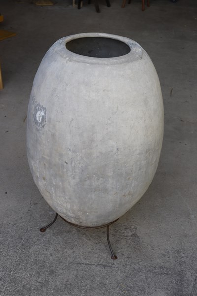 Lot 298 - URN