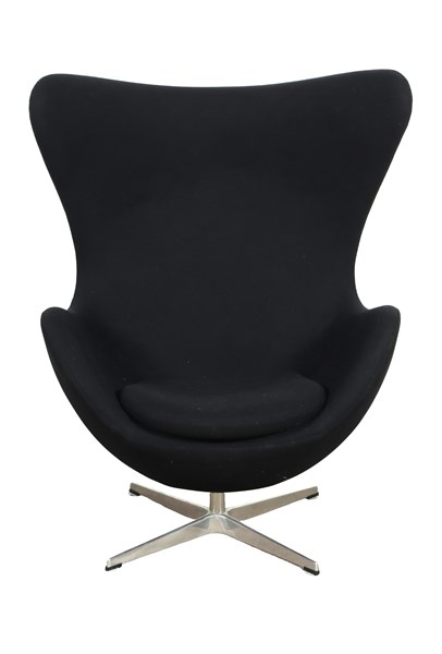 Lot 112 - 3316 EGG CHAIR