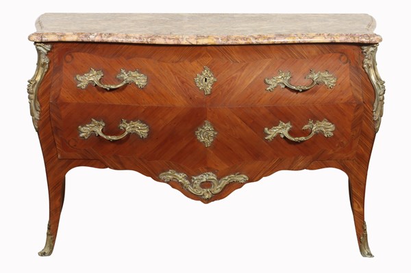 Lot 79 - BOMBE COMMODE