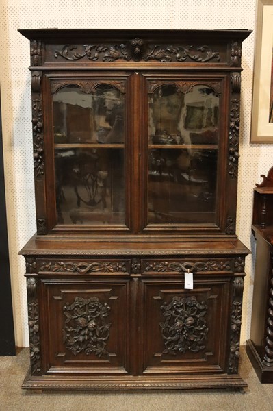 Lot 188 - OAK BOOKCASE
